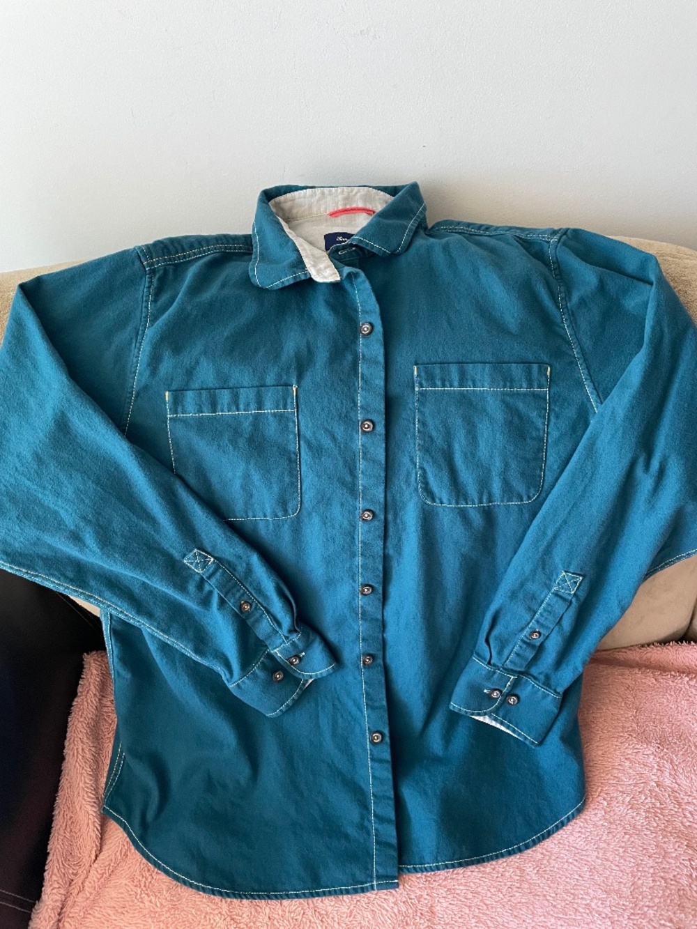 2 Tommy Bahama shirt, lot. Size XL